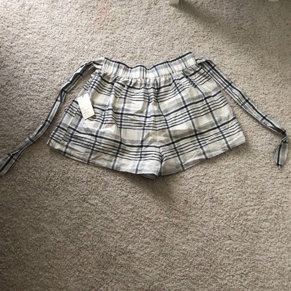 Plaid flowy shorts with tie